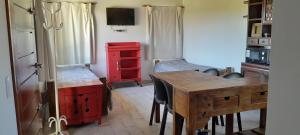 TV a/nebo společenská místnost v ubytování Cabaña La Reserva de la Albufera + 32 fotografií