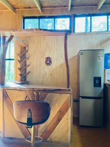 Nhà bếp/bếp nhỏ tại Cabañas con tinajas Mahuidas Panguipulli