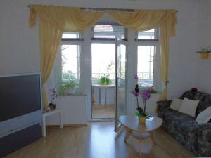 Μια τηλεόραση ή/και κέντρο ψυχαγωγίας στο 1 Norit Schlosser