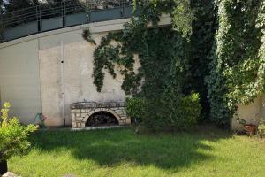 Vonkajšia záhrada v ubytovaní Villa Aeolos
