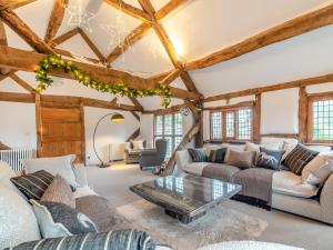 Posezení v ubytování Waterside House