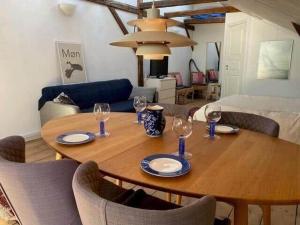 Χώρος καθιστικού στο 4264-Stege-Storegade-64-Baghuset +8 φωτογραφίες