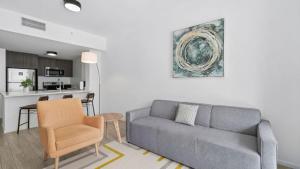 Nhà bếp/bếp nhỏ tại Breezy Stays Luxury Residences - near Kaseya Center +56 ảnh