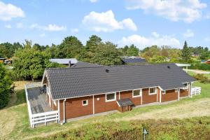 an overhead view of a house with a roof at 7323-Bogo-Vindrosen-23 