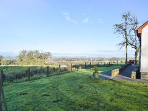 Příroda nedaleko prázdninového domu + 14 fotografií