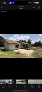 un'immagine di un grande edificio bianco di The Relaxed Place 