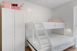Postel nebo postele na pokoji v ubytování OH548-Hadsund-Sellegaarde-Vest-6-a