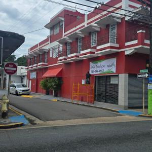 Το κτήριο όπου στεγάζεται  το hostel