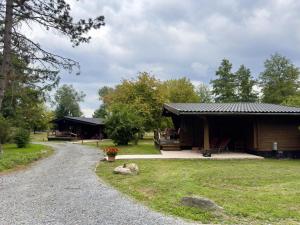 Κήπος έξω από το Ferienhaus mit Terrasse