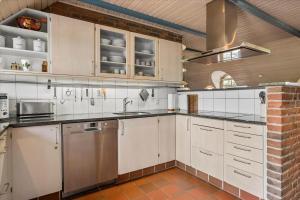 Кухня или мини-кухня в 0329-Romo-Langdalsvej-42
