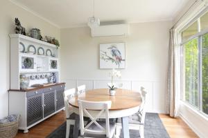 Η κουζίνα ή μικρή κουζίνα στο Camellia Cottage +12 φωτογραφίες