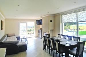 Istumisnurk majutusasutuses Holiday Home in Sieciemin near Baltic Coast