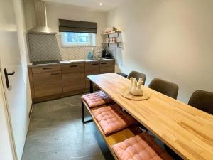 Η κουζίνα ή μικρή κουζίνα στο Pleasant apartment near Valkenburg