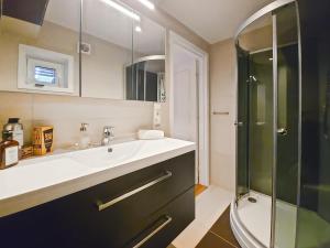 Koupelna v ubytování Central 2BR by Stavanger BnB - Pedersgata 55 + 42 fotografií