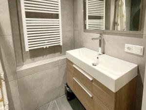 Ένα μπάνιο στο Holiday home in Voerendaal with terrace +16 φωτογραφίες