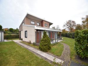 Bygningen som villaen ligger i