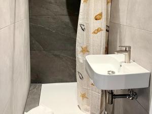 Ένα μπάνιο στο Holiday home in Voerendaal with garden +17 φωτογραφίες