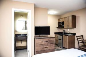 Η κουζίνα ή μικρή κουζίνα στο Suburban Studios Charlotte - Ballantyne