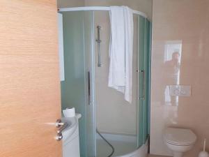 Phòng tắm tại Apartment in Nevidane near White Mountains +12 ảnh