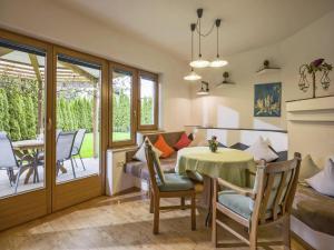 Khu vực ghế ngồi tại Apartment in Kaltenbach near Ski Lifts