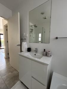 Ảnh trong thư viện ảnh của Manly Modern 3 Bedroom Home - Duplex ở Sydney