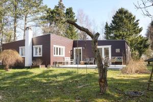 Το κτήριο όπου στεγάζεται  η παραθεριστική κατοικία