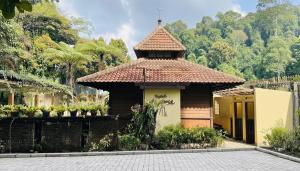 Το κτήριο όπου στεγάζεται  το ξενοδοχείο +11 φωτογραφίες