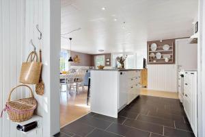 Η κουζίνα ή μικρή κουζίνα στο LF391-Vestervig-Gunhildsvej-1