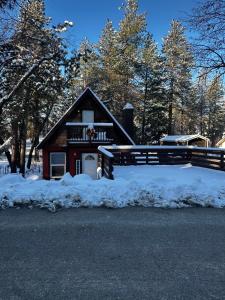 Το Snuggle Inn Cabin τον χειμώνα