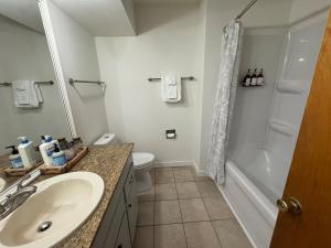 Ένα μπάνιο στο ICT Bunkhouse