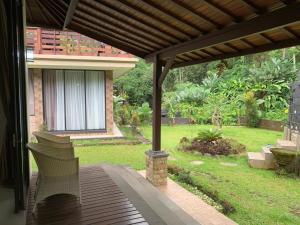 Κήπος έξω από το Omah Jegeg