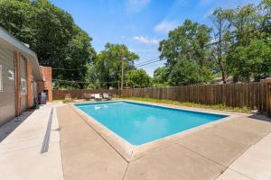 Πισίνα στο ή κοντά στο Endless Family Entertainment, Fire Pit, 2 Kings!