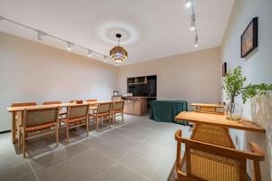 Η κουζίνα ή μικρή κουζίνα στο Wild Twilight Mountain Homestay +12 φωτογραφίες