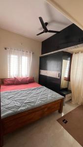 En eller flere senge i et værelse på anvi stay