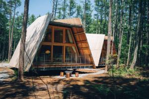 El edificio en el que está la casa vacacional