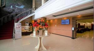 Ο χώρος του λόμπι ή της ρεσεψιόν στο Garuda Hotel Pontianak