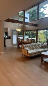 Кухня или мини-кухня в New Skyline sunset anacortes 3 beds 3 baths
