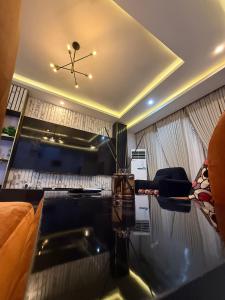 Kuchyň nebo kuchyňský kout v ubytování Quantum Havens -New York