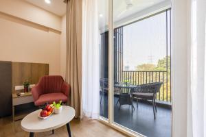 Khu vực ghế ngồi tại Limewood Signature - Huda City Centre