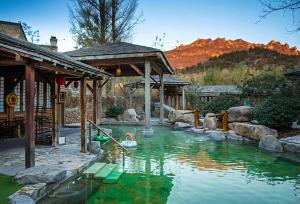 Vista general de una montaña o vista desde la habitación en casa particular