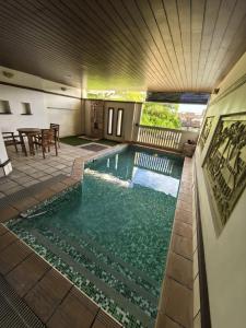 Πισίνα στο ή κοντά στο Grand Pool Villa Luxury Resort Port Dickson