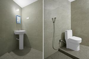 Duas fotografias de uma casa de banho com WC e lavatório. em - Hotel O Machilipatnam Railway Station Formerly Hasini Celebrations em Machilīpatnam