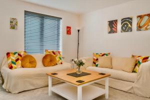 Posezení v ubytování The Nest Retreat Exeter