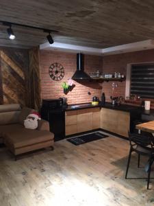 Una cocina o cocineta en Apartament Bukowy by Domki Tatry