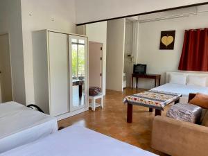 Gallery image of Baan Napapan Beach Front, Hua Hin in Hua Hin