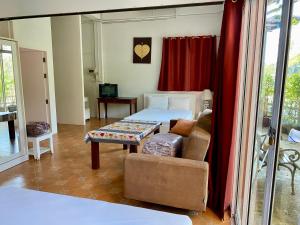 Gallery image of Baan Napapan Beach Front, Hua Hin in Hua Hin