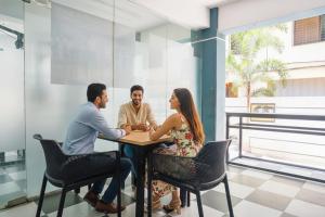 Επισκέπτες που μένουν στο FabHotel Aura Homes - Nr Khandoba Mandir