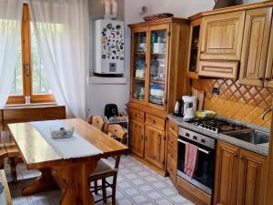 Kuchyň nebo kuchyňský kout v ubytování Sea view beach access path !