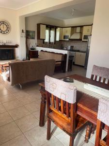 Kuchyň nebo kuchyňský kout v ubytování Almyra Seaside