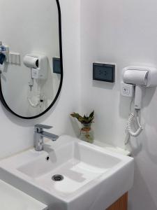 Ένα μπάνιο στο โรงแรมม่านฟ้า +25 φωτογραφίες